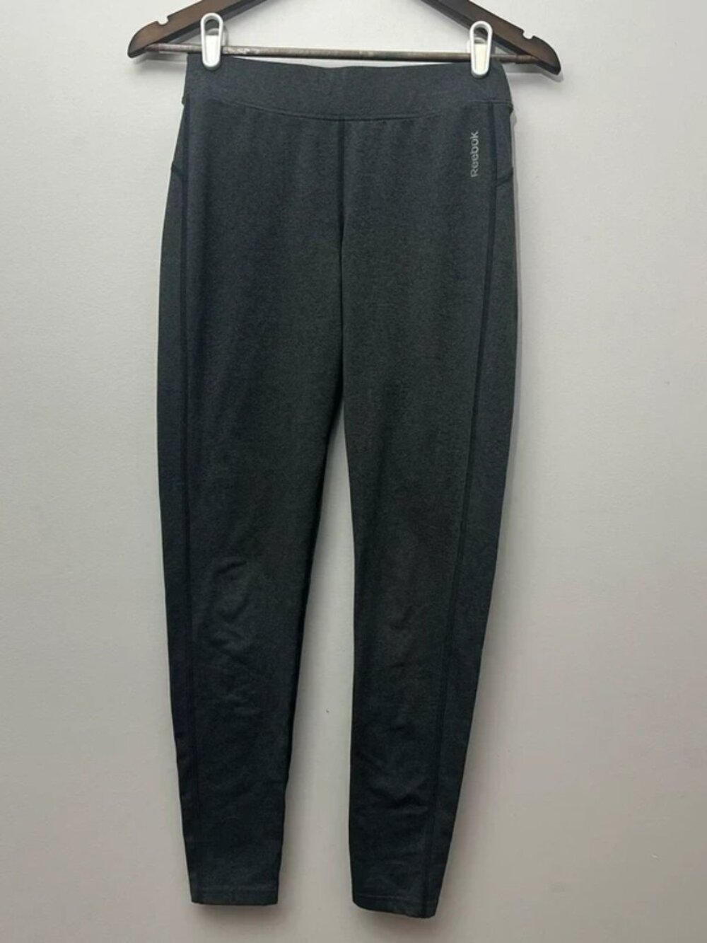 Reebok Women’s Medium PlayDry Gray Athletic Leggings Pants